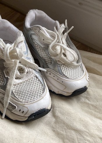 Zara beyaz gri renkte yüksek taban bağcıklı spor ayakkabı - Görsel 8