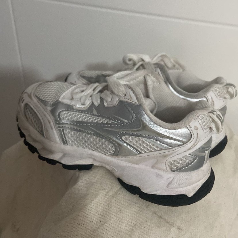 Zara beyaz gri renkte yüksek taban bağcıklı spor ayakkabı - Görsel 3