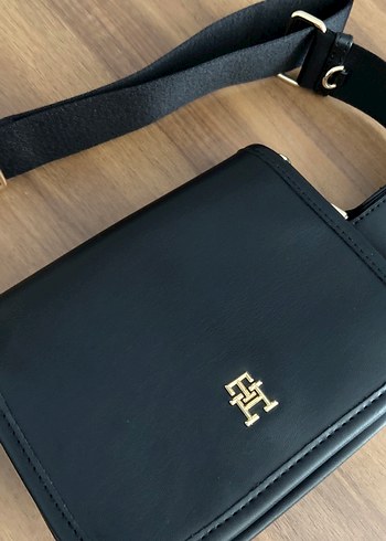 Siyah Tommy Hilfiger Deri Kadın Omuz Çantası - Görsel 6