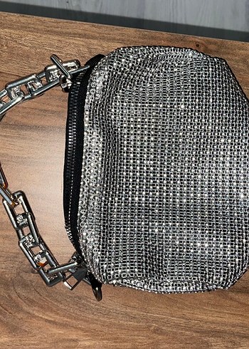Gri Yılan Desenli Zincir Detaylı Kadın Çanta