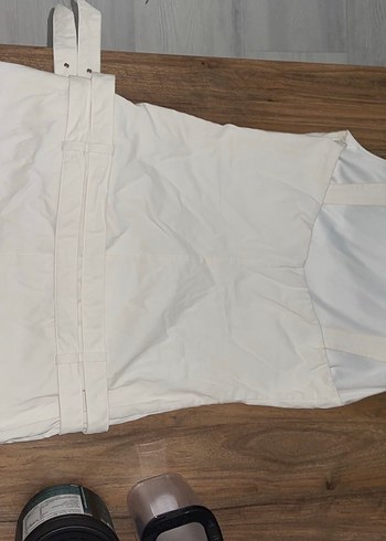 Minimalist Beyaz Erkek Askısı - Görsel 2