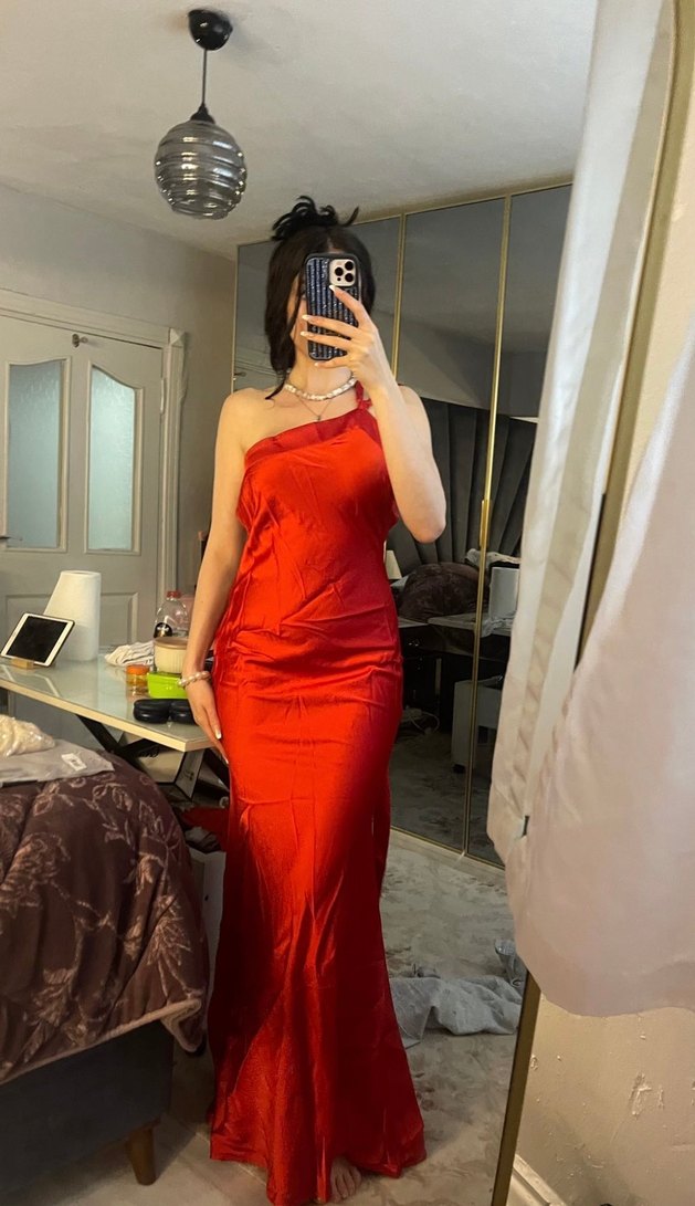 Parlak Kırmızı Drapeli Midi Elbise - Görsel 3