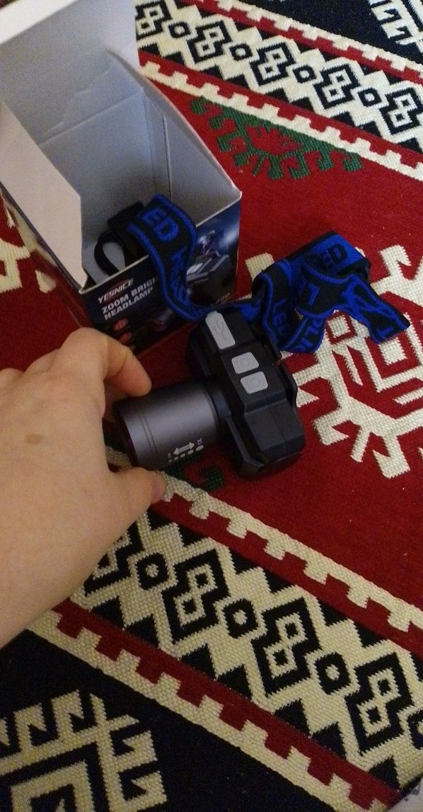 YES-620 Kırmızı Zoomlu Kafa Lambası - Görsel 3