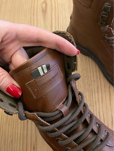 Lefties Erkek Bot - Görsel 3