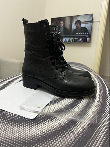 Kadın postal bot - Görsel 6