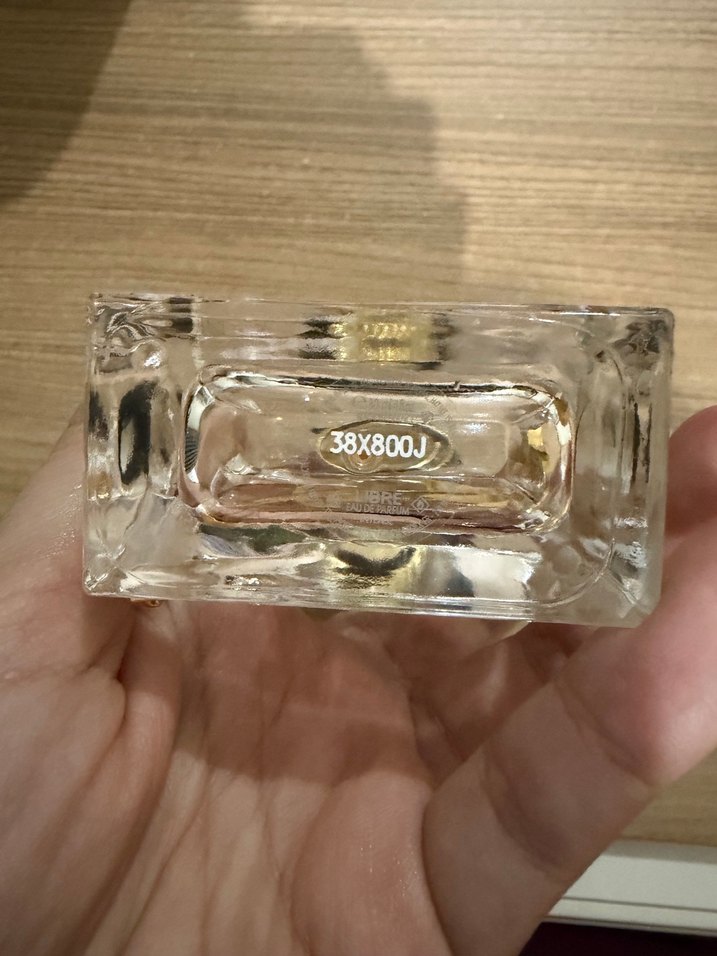 Kadın Parfümü Şişesi BOŞ - Görsel 2