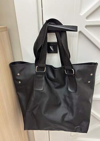 Siyah Parlak Deri Kadın Omuz Çantası - Görsel 4