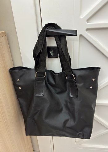 Siyah Parlak Deri Kadın Omuz Çantası - Görsel 3