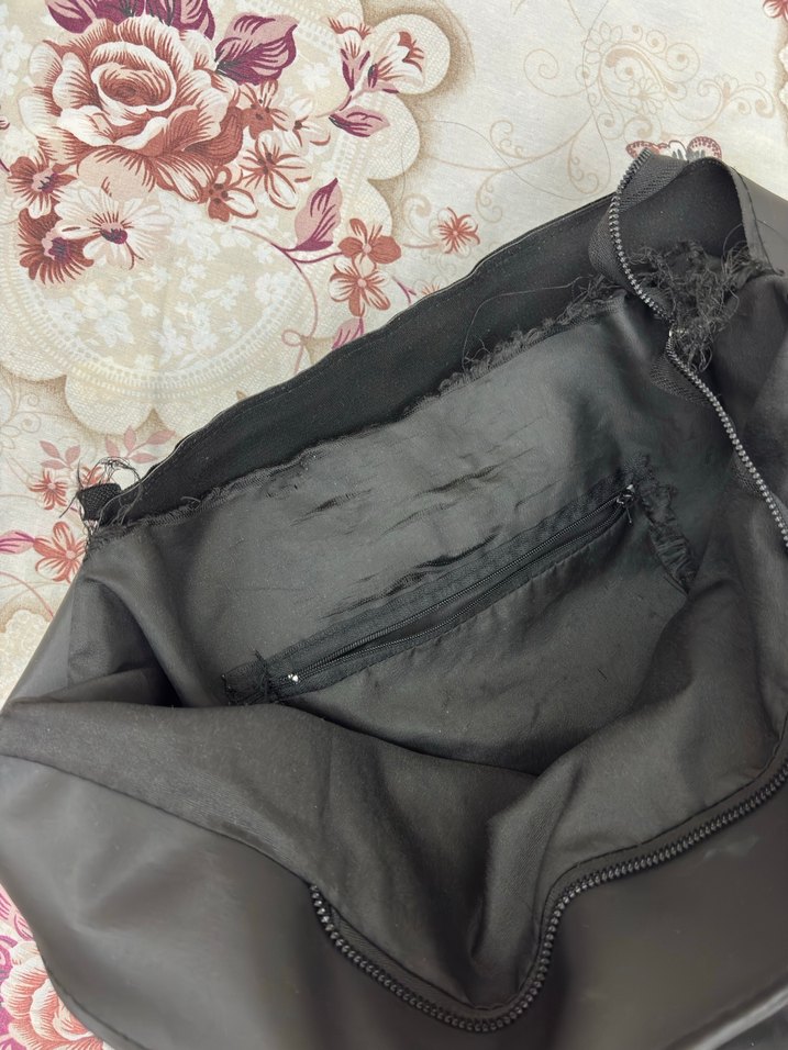 Siyah Parlak Deri Kadın Omuz Çantası - Görsel 5