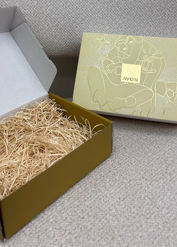 Avon Kadın Parfüm Hediye Kutusu - Görsel 2