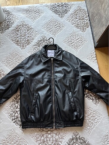 l Beden oversize deri ceket