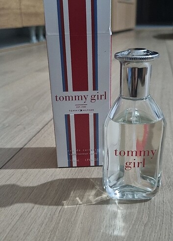 Tommy Hilfiger Tommy girl parfüm