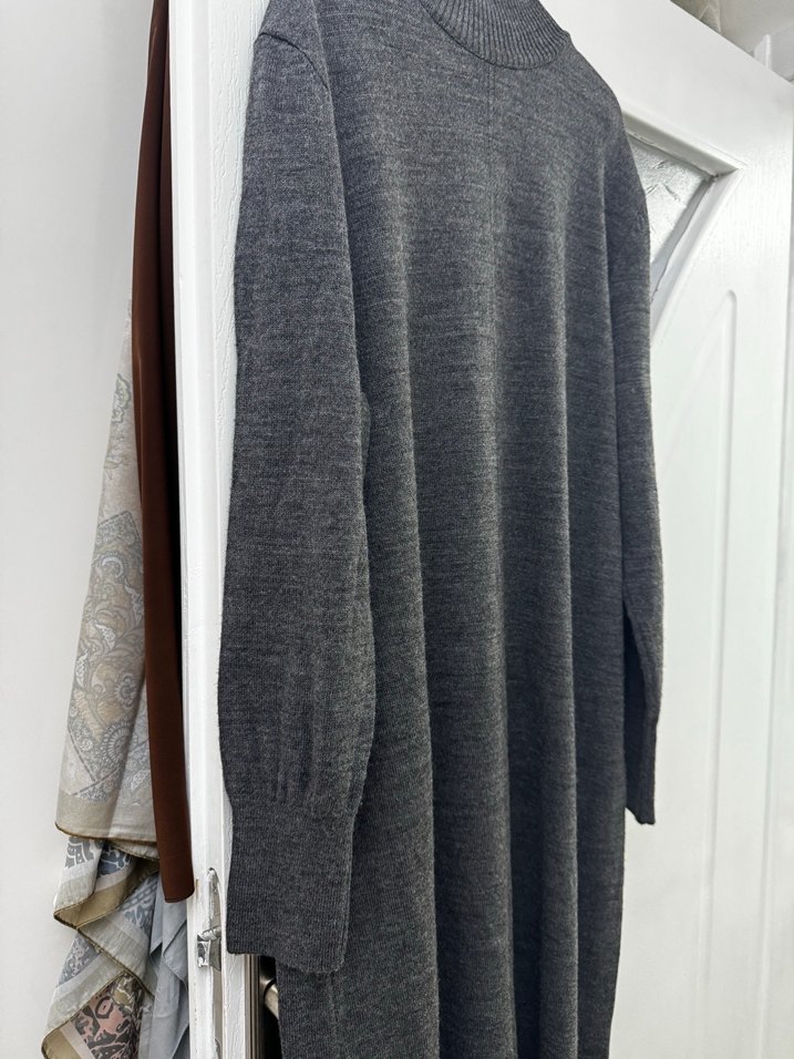 Gri Uzun Triko Elbise - Görsel 2