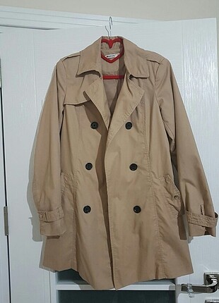 Stradivarius trenchcoat