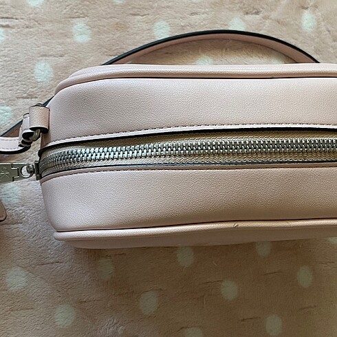 Calvin Klein calvin klein çapraz askılı omuz çantası