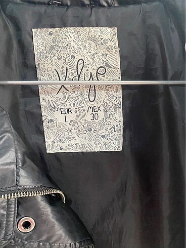 Pull and Bear siyah şişme mont