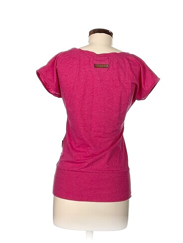 m Beden Diğer T-shirt %70 İndirimli.