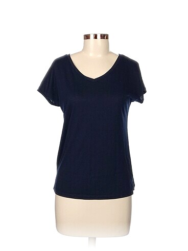 Diğer T-shirt %70 İndirimli.