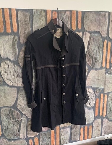 Old Cotton Cargo Aşırı şık trench kot ! beden küçük olduğu için satıyorum yoksa k