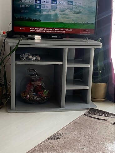 Diğer Üstü dönen TV sehpası gri renk çok kullanışlı çok sağlam