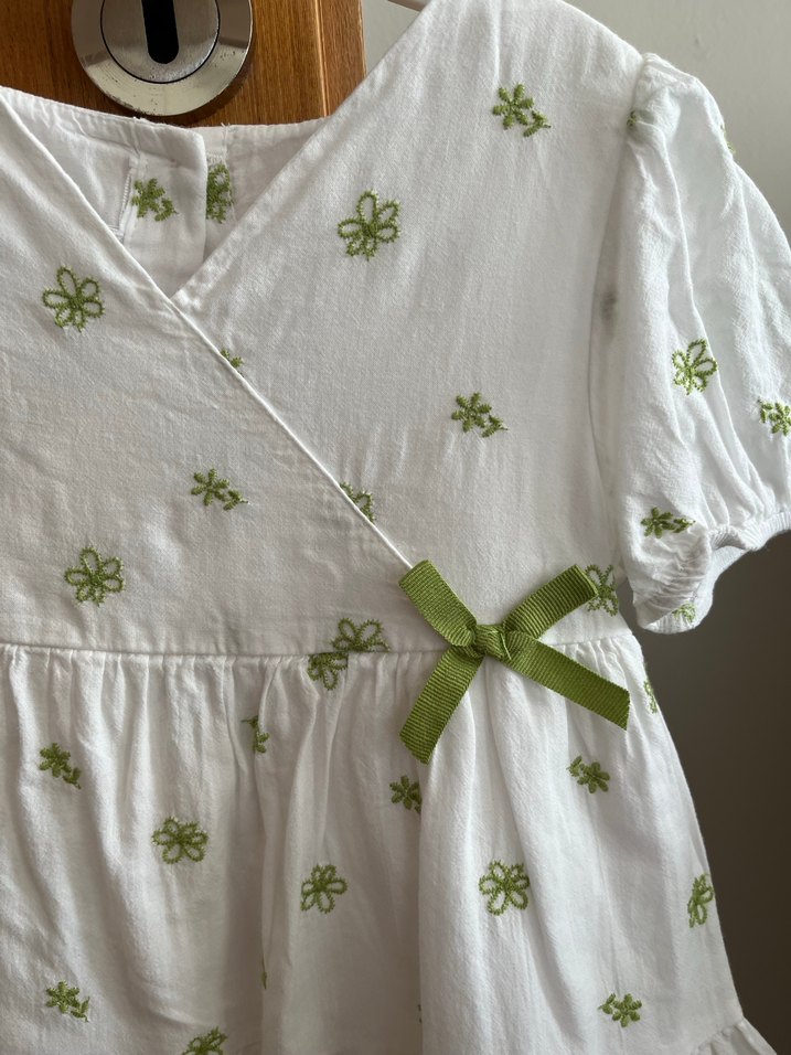 Nakışlı Beyaz Kız Çocuk Elbise - Görsel 3