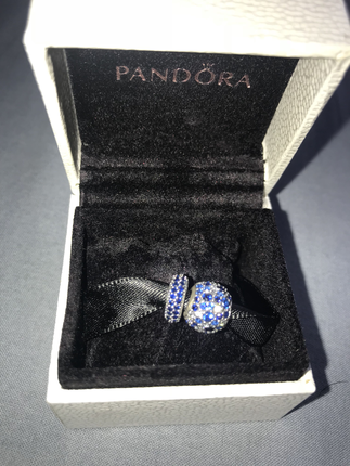 universal Beden Pandora charm