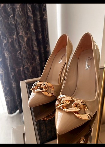 Bir kere giydim hiç bir soBej Rugan Stiletto Tokalı Kadın Topuk - Görsel 2