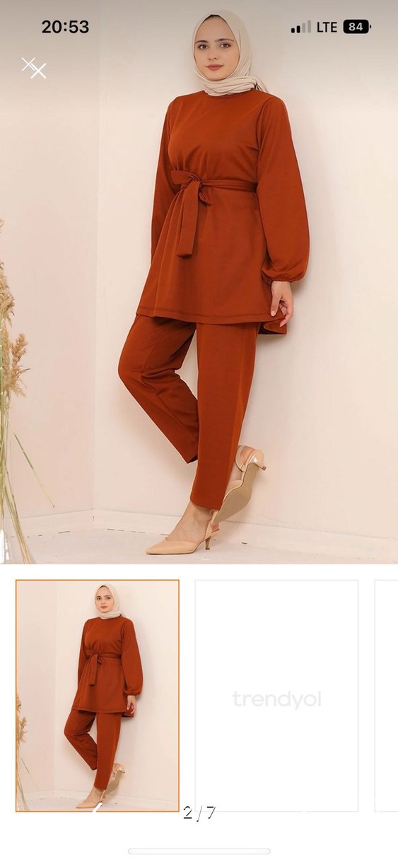 Etiketli Kahverengi Kemerli Mini Kadın Takım - Görsel 2