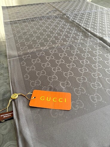 Gucci vual ipek gri şal