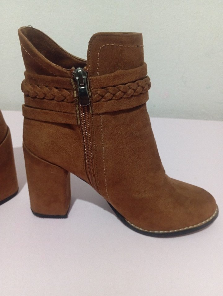 Kadın Kahverengi Süet Dolgu Topuklu Bot - Görsel 2