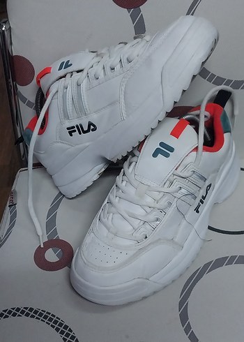 Beyaz Fila Spor Ayakkabı Velcro Detaylı