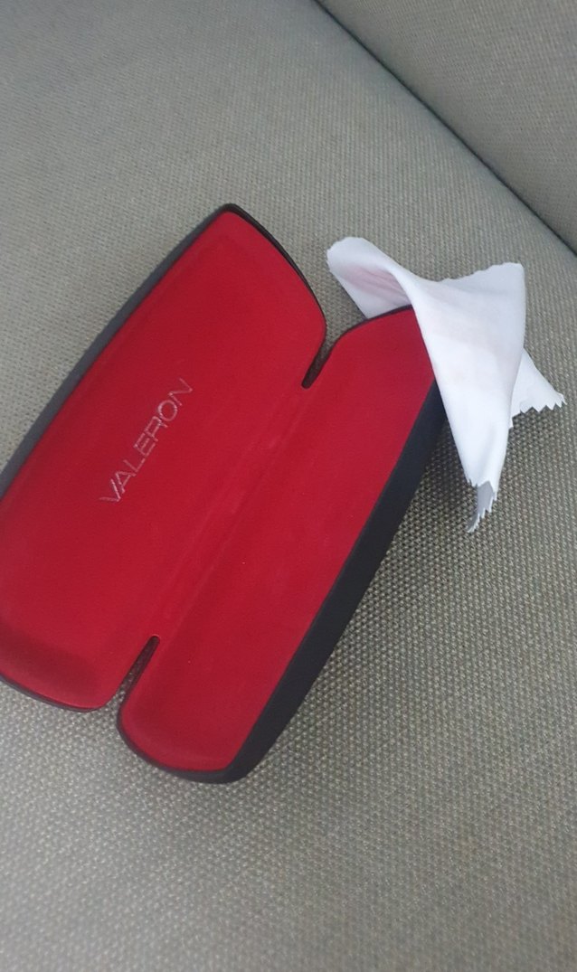 Kadınlar için Kırmızı Kadife Gözlük Kutusu - Görsel 2