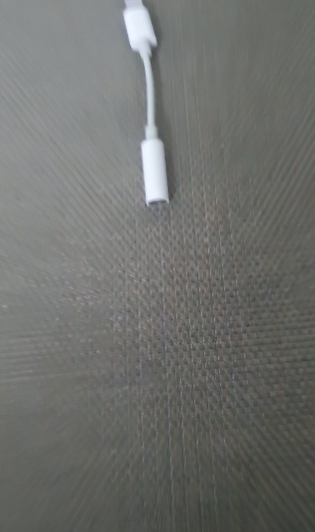 Beyaz ve Gri Telefon Şarj Adaptörü - Görsel 3