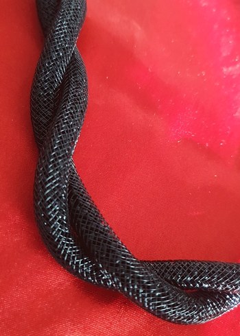 Uzun Siyah Yılan Desenli Zincir Kolye - Görsel 3