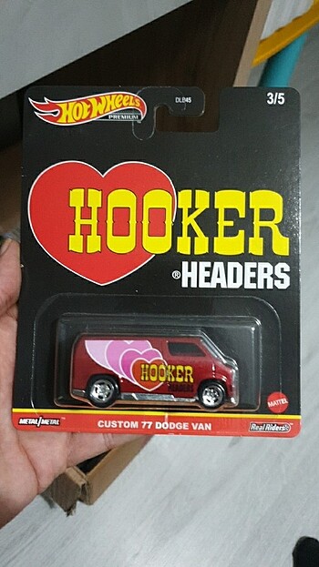 Hot wheels Premium Custom 77 Dodge Van Hooker Headers