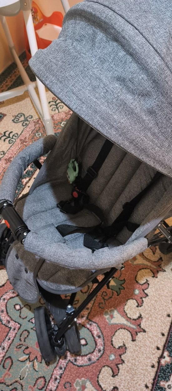 Gri Bebek Arabası, Katlanabilir ve Hafif - Görsel 2