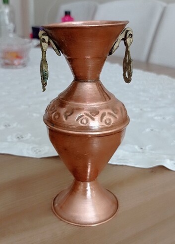 PİRİNÇ KULAKLI BAKIR VAZO.
