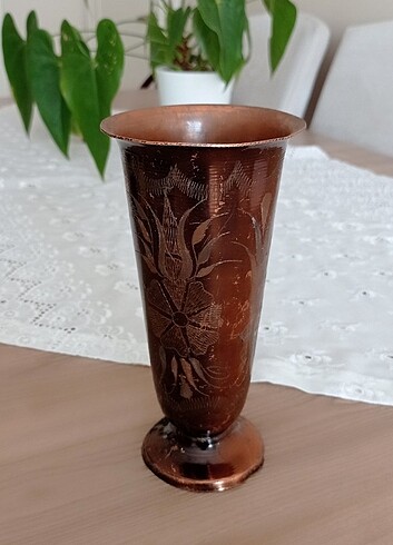 Beden KALEM İŞÇİLİKLİ BAKIR VAZO.
