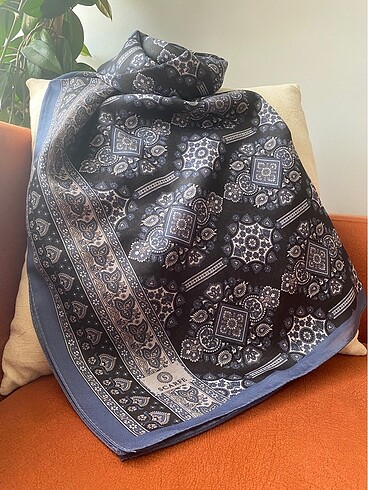 Beden Scarfe etnik desen soft şal