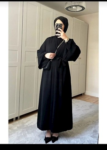 Zara Siyah Uzun Kollu Salas Siyah Abaya