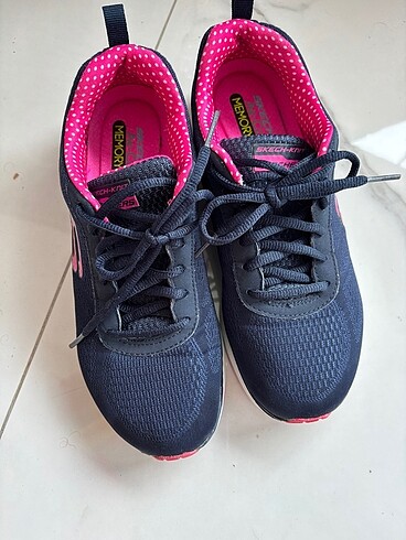 SKECHERS KADIN SPOR AYAKKABI