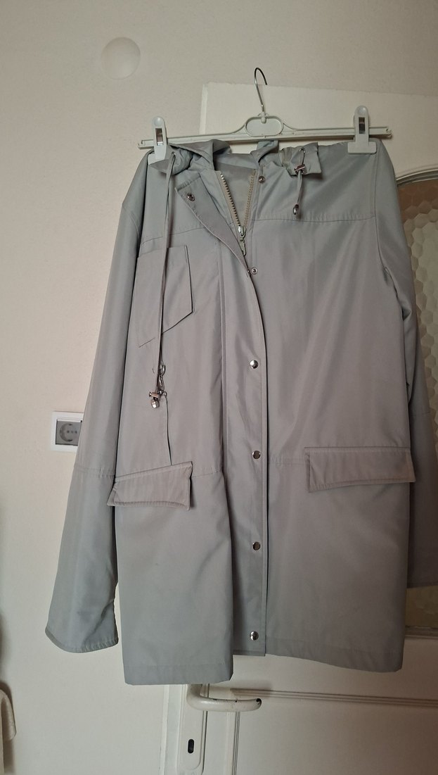 Gri Midi Kadın Yağmurluk - Görsel 2