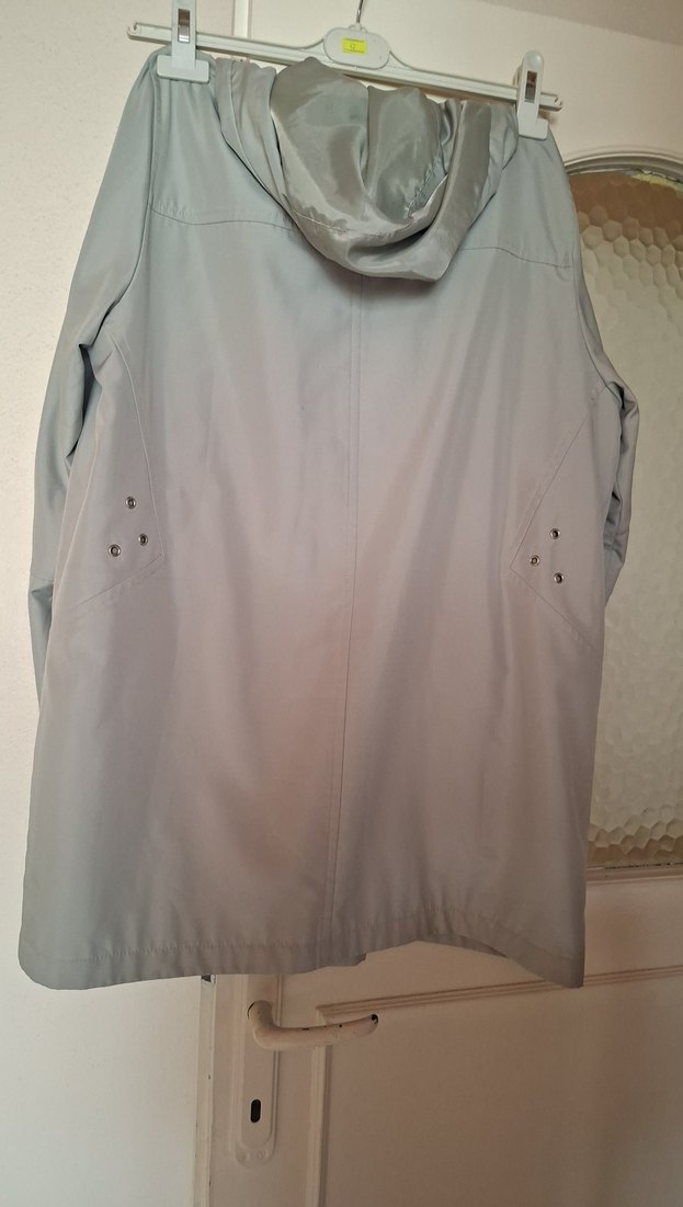 Gri Midi Kadın Yağmurluk - Görsel 3