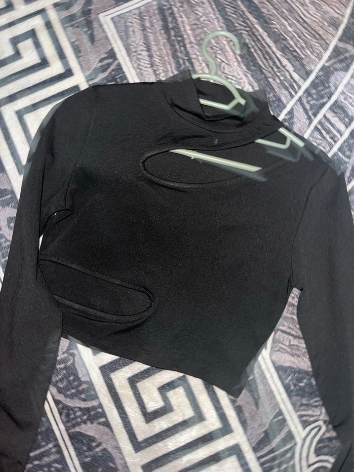 Siyah Uzun Kollu Crop Top - Görsel 2