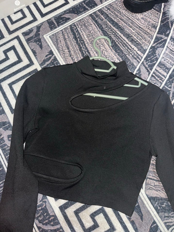 Siyah Uzun Kollu Crop Top - Görsel 3