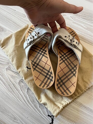 37,5 Beden Burberry sandalet 37,5