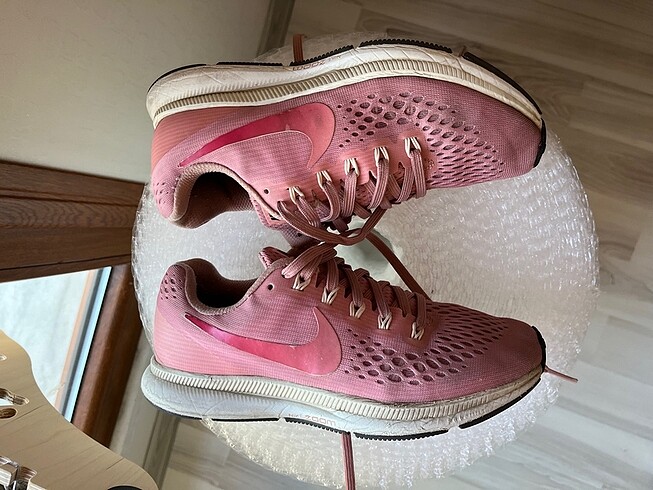 37,5 Beden Nike spor ayakkabı kadın