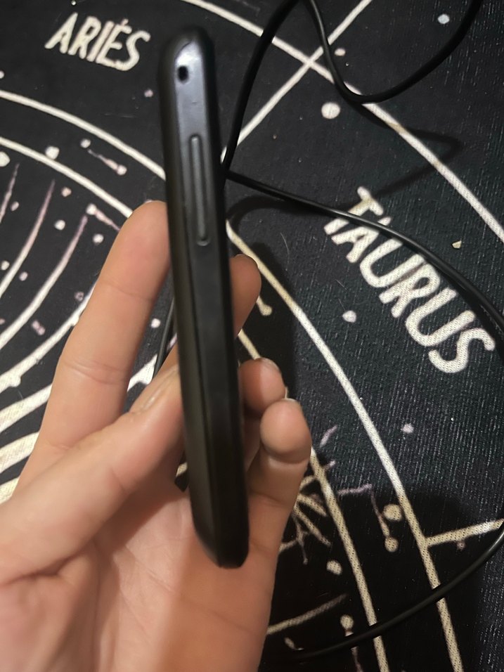 Samsung Siyah Klasik Tuşlu Telefon - Görsel 3