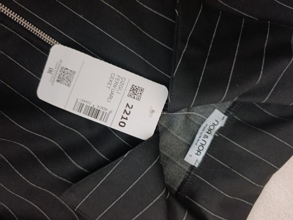 Fermuarlı Siyah Çizgili Kadın Blazer - Görsel 2