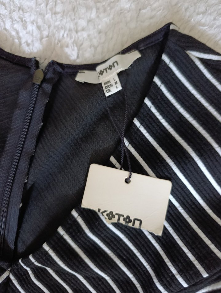 V Yaka Çizgili Midi Elbise - Görsel 3